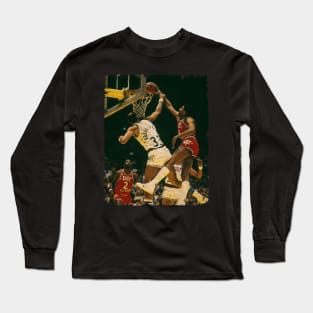 Kareem Abdul Jabbar vs Julius Erving, Flying Long Sleeve T-Shirt